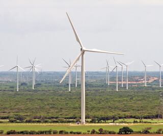 Firmas eléctricas valen más en bolsa que las petroleras