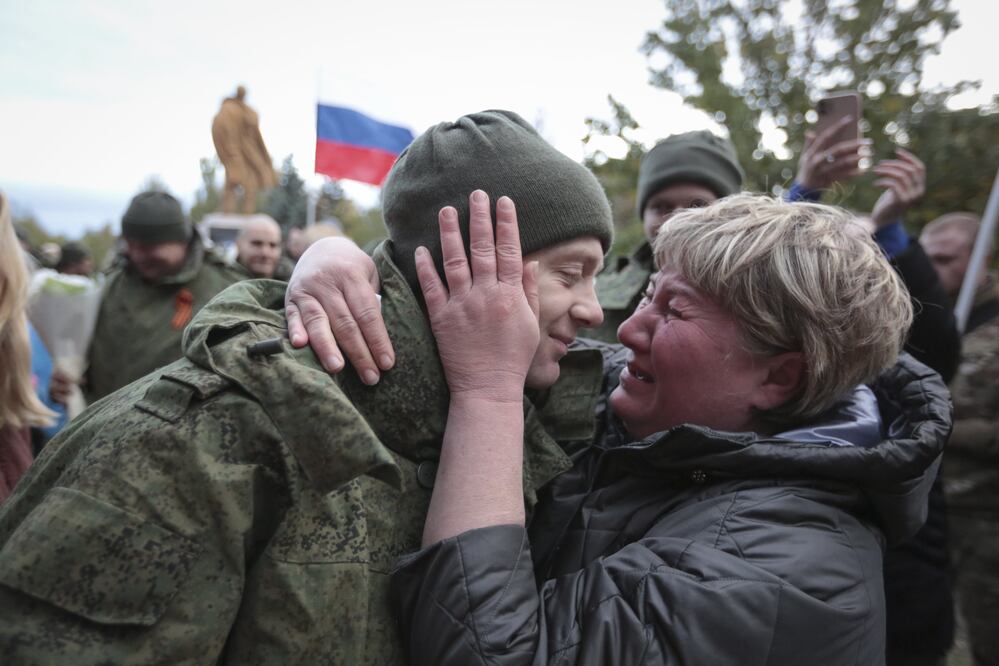 Desde 2022 se han efectuado más de 45 intercambios de prisioneros de guerra entre Rusia y Ucrania, durante los cuales cada parte recuperó unos 3 mil militares. FOTO: Ilustrativa / EFE