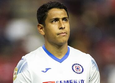 Luis Romo enfurece con Cruz Azul por ser suplente ante Rayados