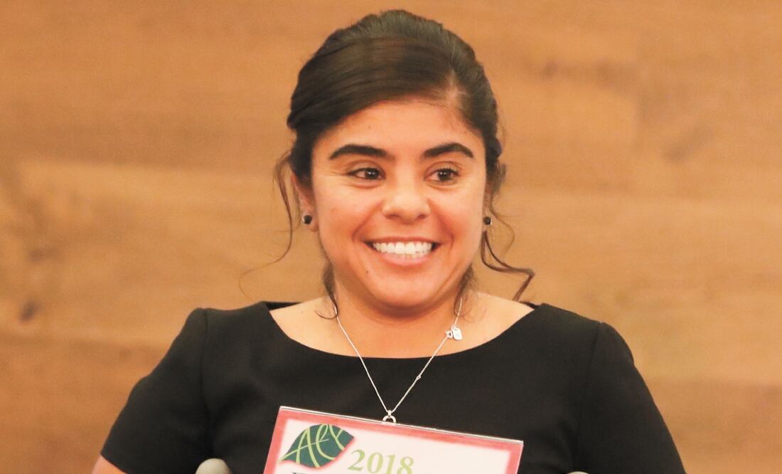 Fundhepa entregó a Erika Faride Rodríguez el estímulo Ángeles Espinosa Yglesias 2018 por sus investigaciones sobre enfermedades del hígado. (ARIEL OJEDA. EL UNIVERSAL)