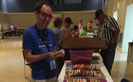 Hombre en Iowa busca romper el récord Guinness de lápices, tiene 70 mil