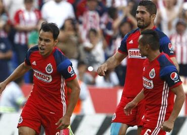 Chivas defeats Puebla and gets closer to salvation