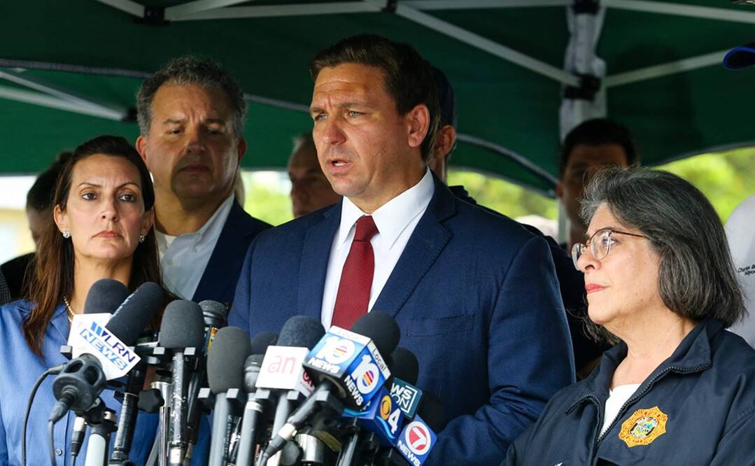 Ron DeSantis, gobernador de Florida (al centro). Foto: AFP