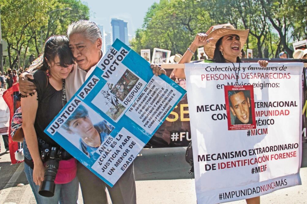 Integrantes del Movimiento por Nuestros Desaparecidos en México exigieron al gobierno que mejore las medidas para encontrar a sus familiares. Foto: CUARTOSCURO