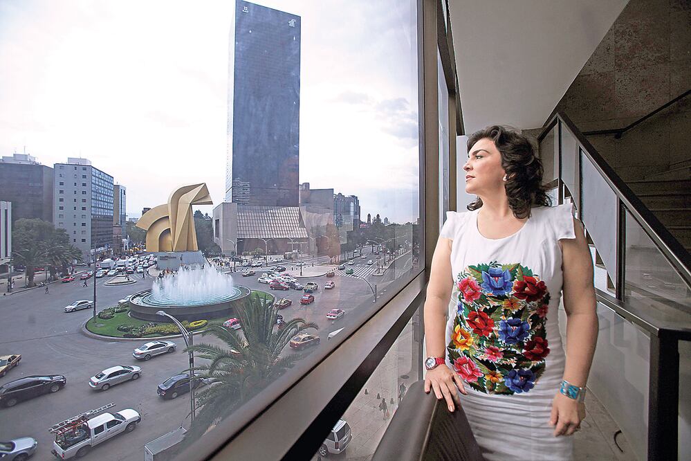 Ivonne Ortega Pacheco, secretaria general del PRI, dijo que aunque le gustaría ser presidenta del CEN tricolor, está impedida por estatutos. (JUAN CARLOS REYES. EL UNIVERSAL)