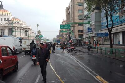 Muere motociclista atropellado por camión sobre Eje Central y Madero, en el Centro de la CDMX