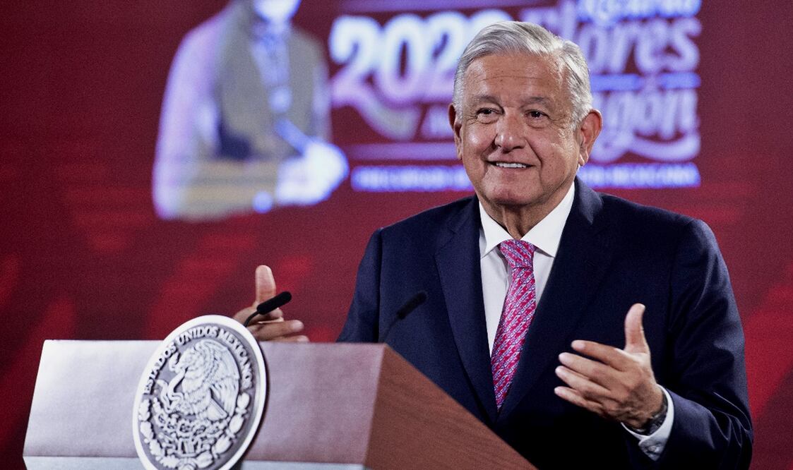 López Obrador aseguró que le dio gusto de que Santiago Creel hiciera publicas sus aspiraciones para la candidatura del PAN. Foto: Archivo/EL UNIVERSAL