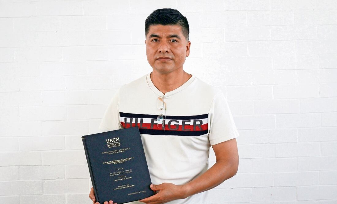 Al entrar al Reclusorio Norte decidió continuar con sus estudios a nivel universitario. Claudio terminó su tesis en tres años, pues se atravesó la pandemia de Covid-19. Foto: Luis Camacho
