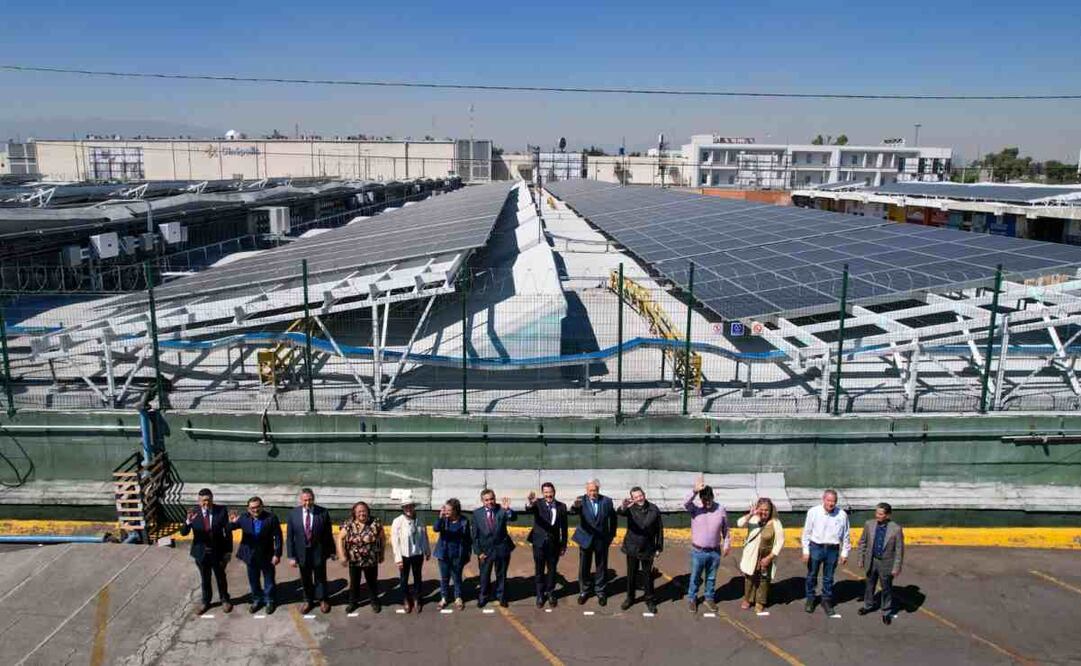 Planta fotovoltaica más grande del mundo, instalada en el techo de la Central de Abasto de Iztapalapa. Foto: Especial