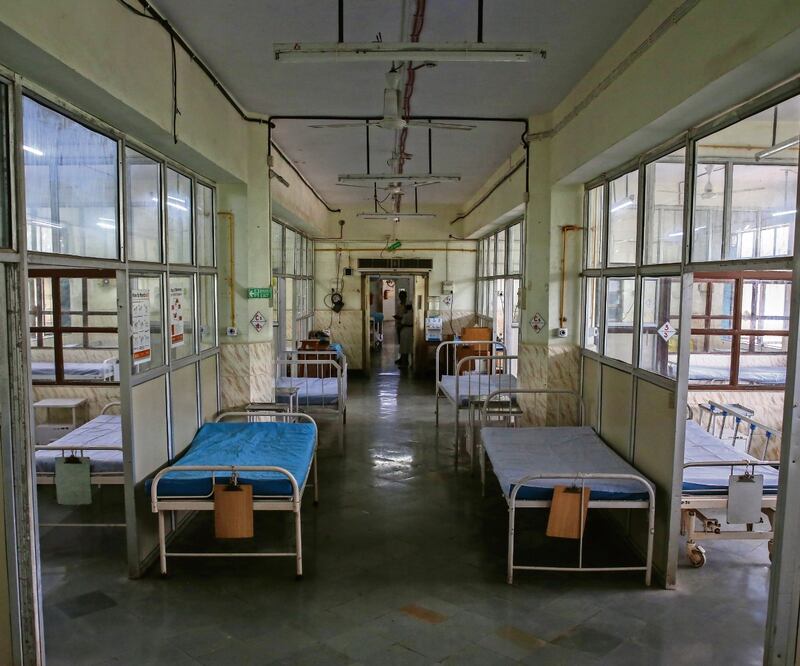 Una sala especial para el aislamiento de casos sospechosos de viruela del mono, en India.  Foto: Divyakant Solanki/EFE