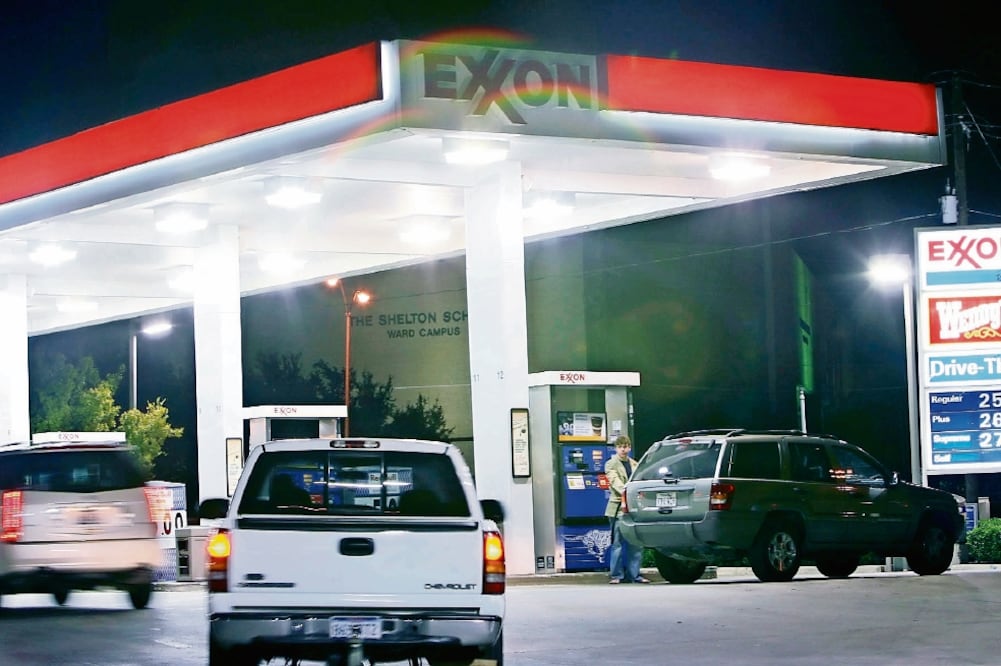Aper turas. ExxonMobil prevé abrir su primera gasolinera en México en julio próximo, y continuar con más inauguraciones en el resto del año. (ARCHIVO EL UNIVERSAL)