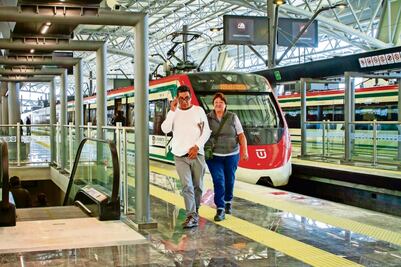 Reportan 3 suspensiones de servicio en El Insurgente