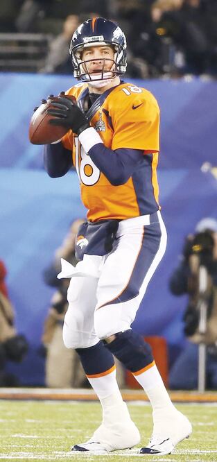 El veterano Peyton Manning lidió toda la temporada con una fascitis plantar en el pie izquierdo (ARCHIVO. EL UNIVERSAL)