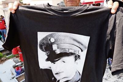 Venden y recuerdan a Pedro Infante