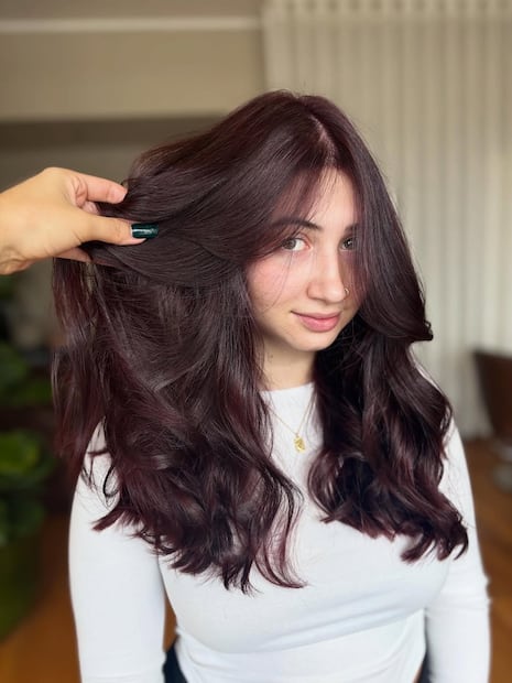 El color que transforma cualquier look en una declaración de estilo. Foto: Instagram @rutealves_haircolourist