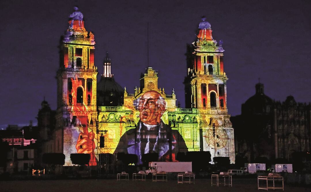 La Catedral Metropolitana de la Ciudad de México servirá esta noche como fondo para proyectar imágenes de la Independencia de México, así como frases alusivas al festejo del Grito. Foto: DIEGO SIMÓN SÁNCHEZ. EL UNIVERSAL