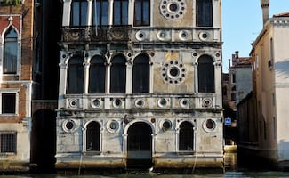 El palacio “maldito” de Venecia vuelve al mercado tras años de intentos fallidos de venta