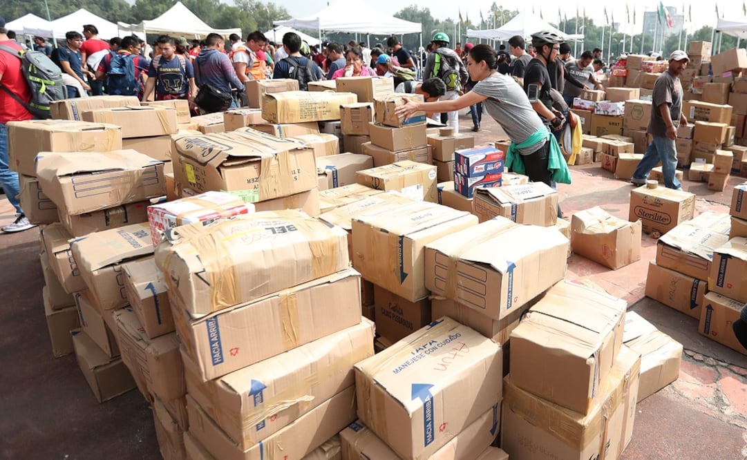 Políticos, más estorbo que ayuda