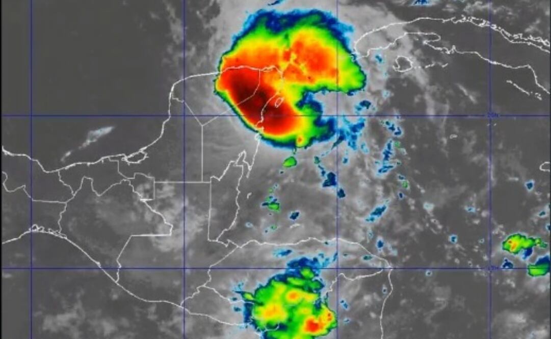 Huracán Beryl, toca tierra al norte de Tulum. Foto: Captura de video