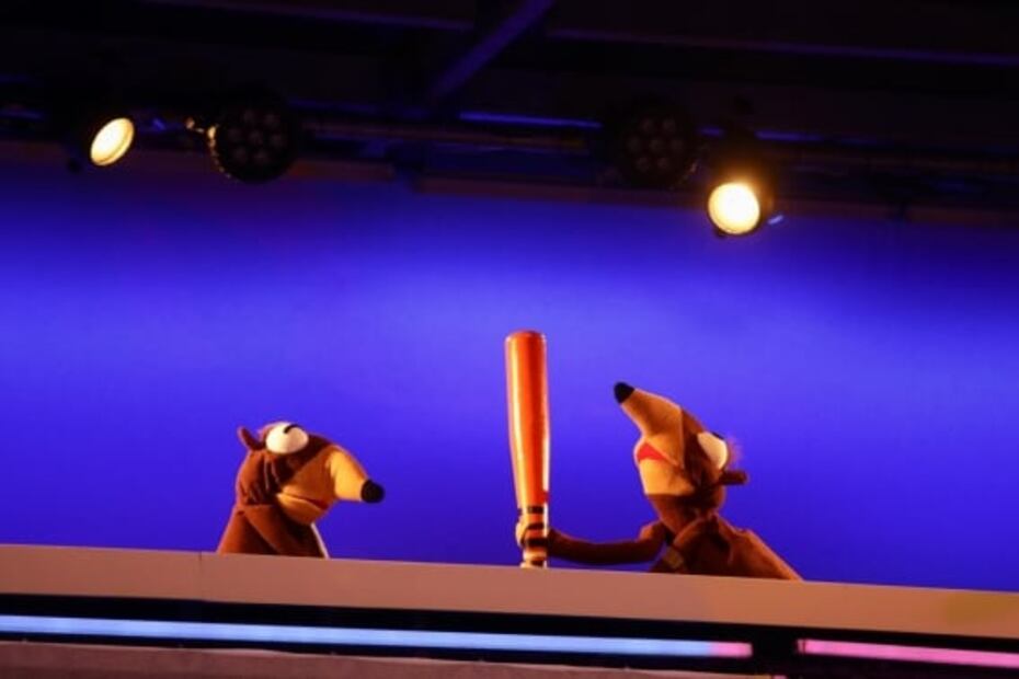 "31 Minutos" honra a Juan Gabriel en el Vive Latino