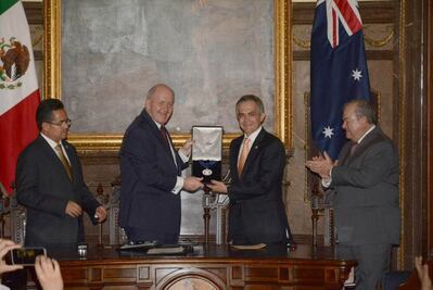 CDMX nombra huésped distinguido a gobernador de Australia