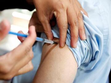 ¿Cómo se aplica la vacuna contra la Hepatitis en niños y cuántas dosis son?