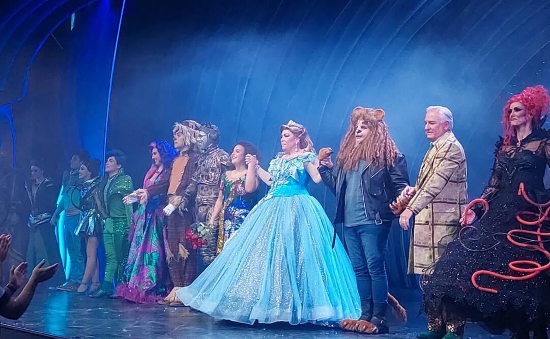 La compañía encabezada por Lucero Mijares, María del Sol, Eugenio Montessoro, Fede di Lorenzo, Oscar Acosta, Juan Fonsaldo, Dulce Patiño y Crisanta Gómez, dieron una función muy divertida. Foto: Sughey Baños.