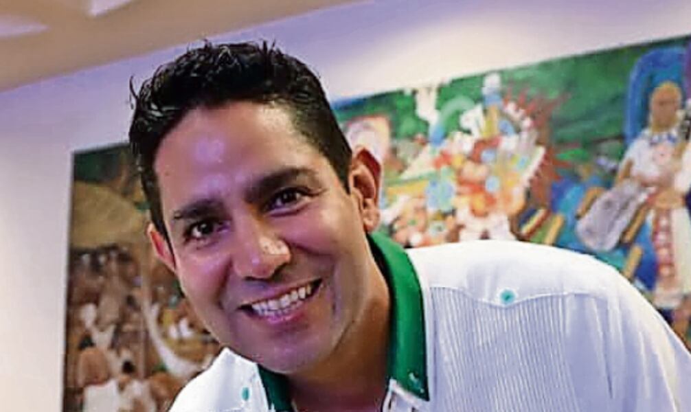 Suben a hijo de Fidel Herrera a carrera por la gubernatura