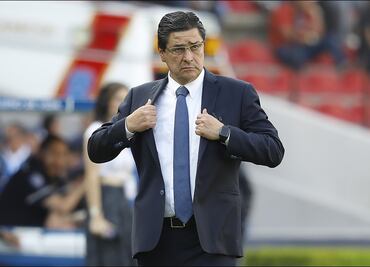 ¿Quién es Luis Fernando Tena, el nuevo DT de Chivas?