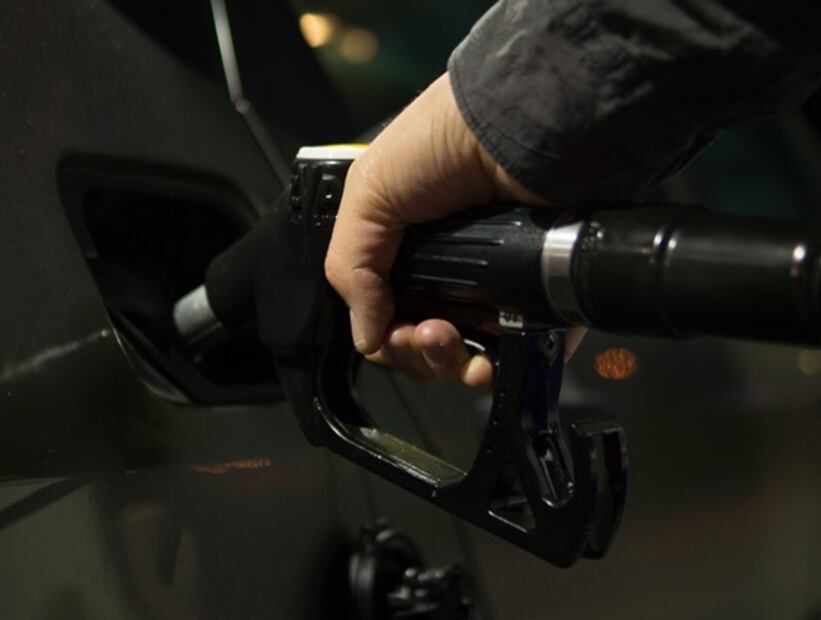 Esto es lo que pagas de impuestos por cada litro de gasolina