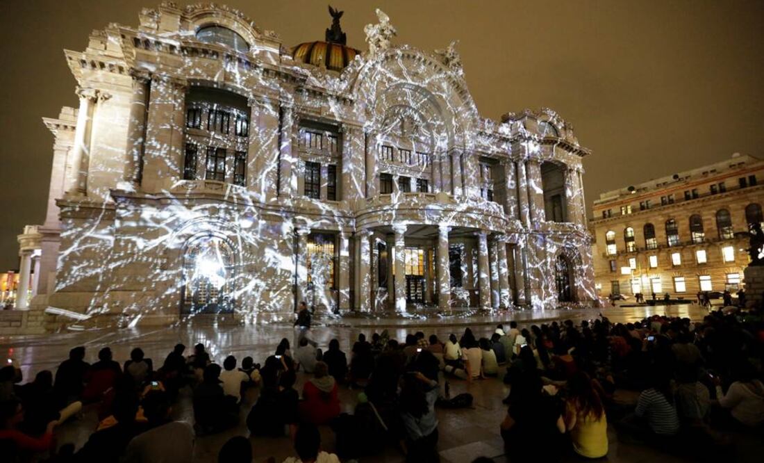 La proyección del artista húngaro Laszlo Bordos en Bellas Artes tuvo estreno mundial la noche del pasado jueves. FOTO: Luis Cortés