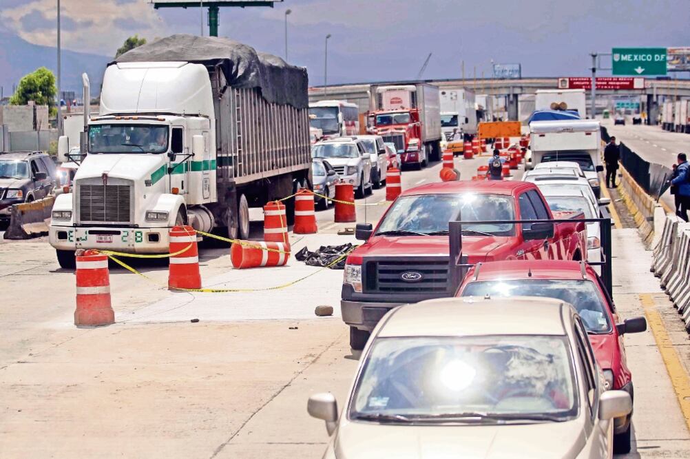 En la alerta emitida por EU se explica que los ladrones en México utilizan una variedad de técnicas, como el bloqueo de carreteras con vehículos (ARCHIVO EL UNIVERSAL)