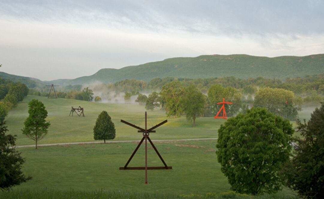 El Storm King Art Center combina esculturas a gran escala y un paisaje lleno de onsulantes colinas, campos y bosques. Foto: Tomada de stormking.org