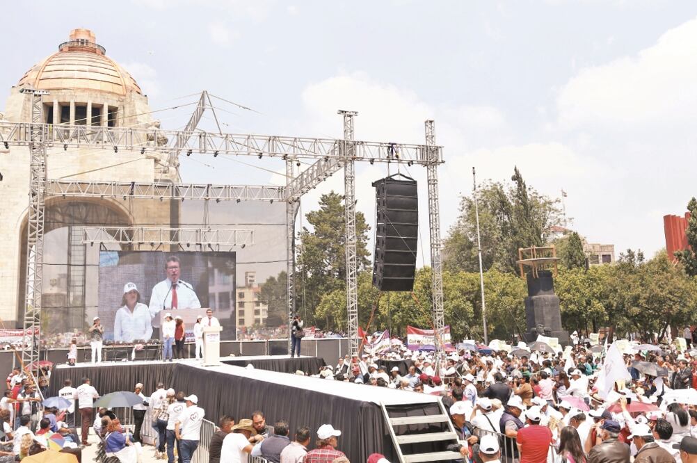 Frente al Monumento a la Revolución, Ricardo Monreal aseguró que no se puede ni se debe gobernar con sentido faccioso, unipartidista o monocromático (BERENICE FREGOSO. EL UNIVERSAL)