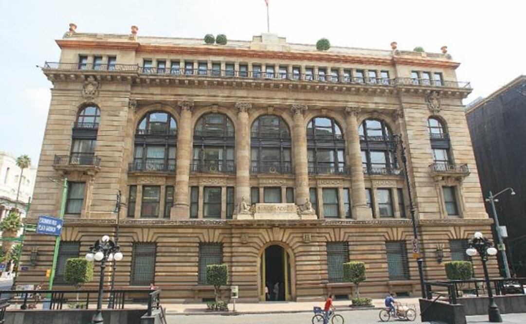 Banxico advirtió que la economía mexicana sigue enfrentando riesgos en el corto y mediano plazos (Foto: Archivo EL UNIVERSAL)
