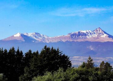Aguanieve en Nevado de Toluca sorprende a turistas con impresionantes paisajes