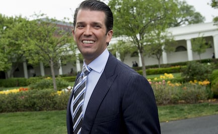 Hijo de Trump ofrece comparecer tras reunión con abogada rusa