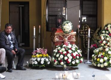 Dan último adiós a Guadalupe, víctima de feminicidio en Edomex que era chofer de combi para mantener a sus hijos