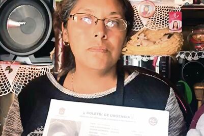 Busca a su marido bajo escombros