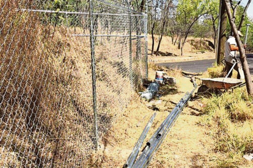 La Secretaría del Medio Ambiente local aseguró que quitó la malla acatando una instrucción de un juez y no sabe si hay planes de construcción en la zona (ESPECIAL)