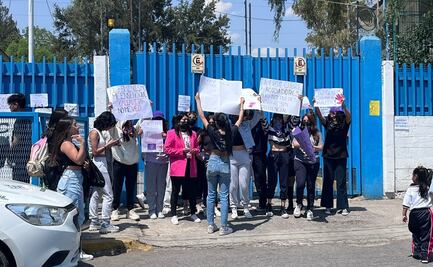 Alumnas exigen destituir al director de Prepa 11 en Cuautitlán Izcalli; lo señalan de encubrir a profesor acusado de acoso