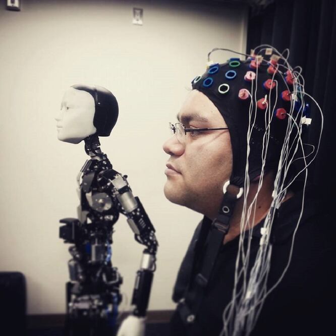 Mexicano crea tecnología para personas con parálisis