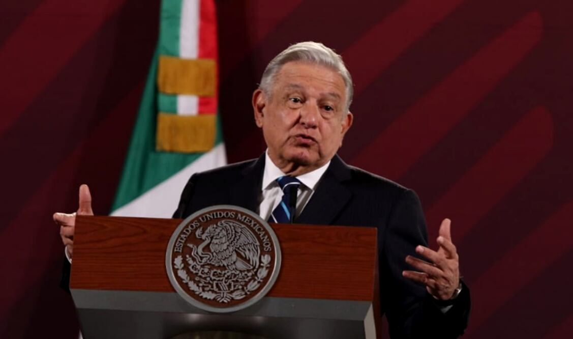 El presidente López Obrador acusó que las agencias internaciones, como la FAA no son infalibles, porque en los tiempos de García Luna el AICM era categoría 1. Foto: Carlos Mejía
