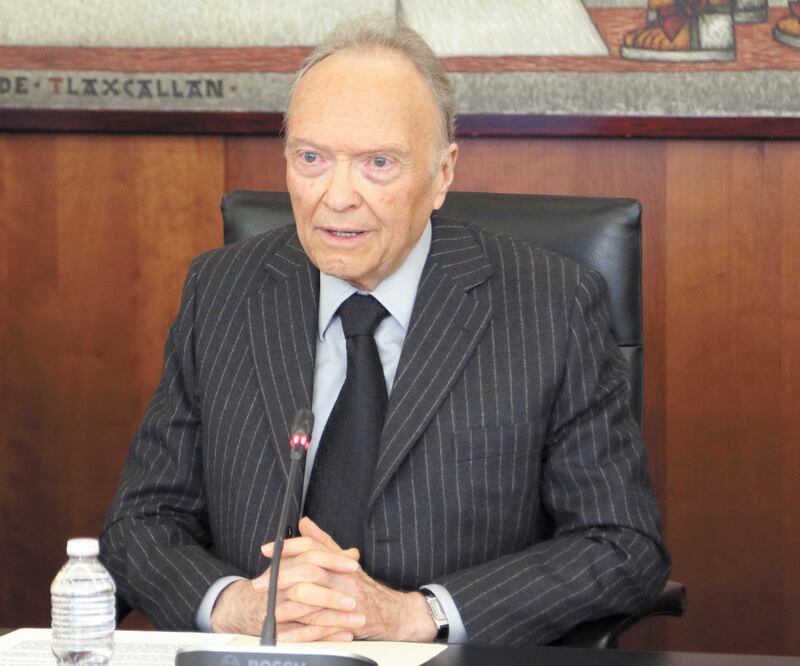 El fiscal General de la República, Alejando Gertz Manero, se reunió ayer con autoridades federales y legisladores en el Senado, donde dio detalles del paquete de iniciativas que estarán listas el próximo 1 de febrero. Foto: CARLOS MEJÍA. EL UNIVERSAL