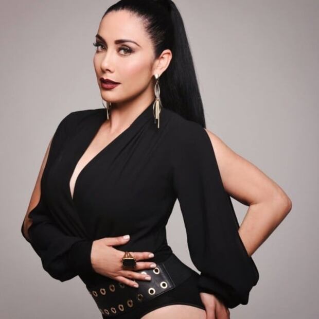 Sugey Ábrego conquistó las redes con un revelador minivestido