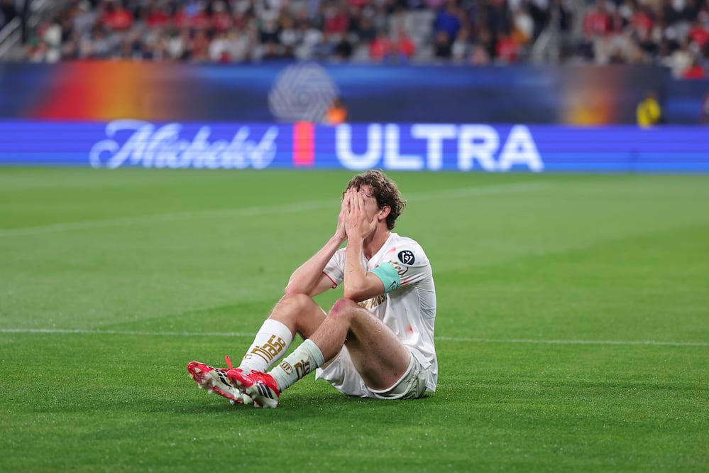 Marcel Ruiz sale lesionado en la Copa de Campeones de la Concacaf, durante el encuentro entre San Diego FC y Toluca - Foto: Imago7