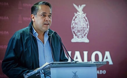 Exsecretario de finanzas de Sinaloa se entrega en EU, revela Loret; "ya tienen al que se encargaba de los operativos y del dinero"