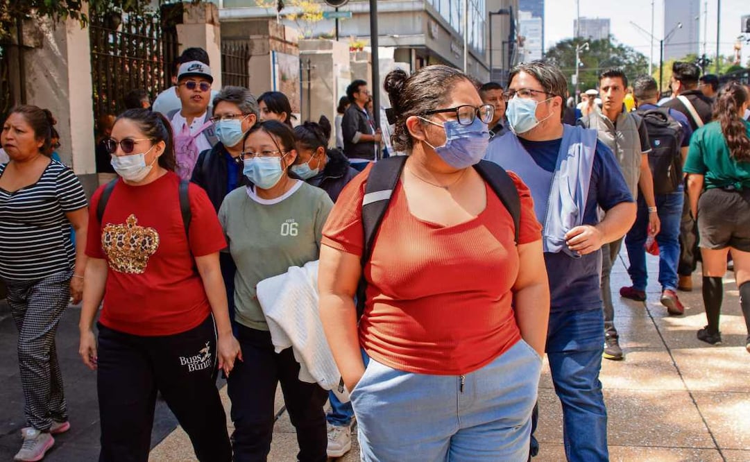 Algunos capitalinos decidieron volver a usar el cubrebocas para evitar contagios o simplemente por precaución ante el sarampión. Foto: Santiago Reyes / EL UNIVERSAL