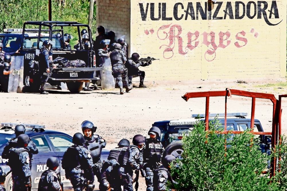 En principio, las autoridades rechazaron las versiones que circulaban sobre la presencia de policías armados en Nochixtlán. Después las admitieron (LUIS HERNÁNDEZ. AP)