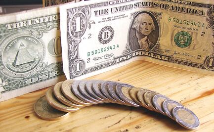 Peso anota su cuarta semana de ganancias frente al dólar, su mejor racha desde noviembre